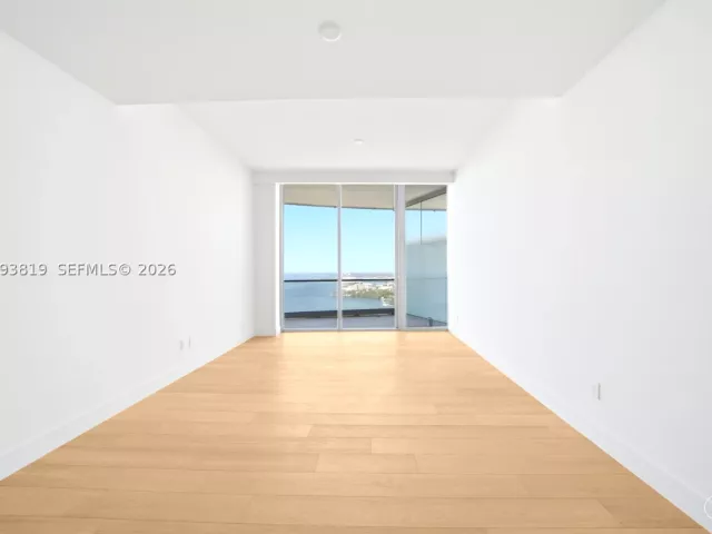 4-bedroom condo for sale in Miami - 175 SE 25th Road 3102 - MondialRealty