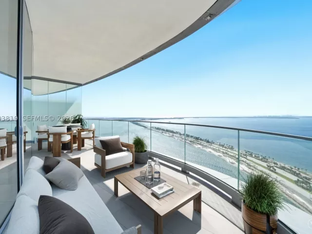 4-bedroom condo for sale in Miami - 175 SE 25th Road 3102 - MondialRealty