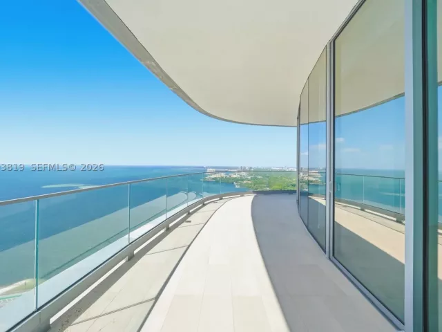 4-bedroom condo for sale in Miami - 175 SE 25th Road 3102 - MondialRealty