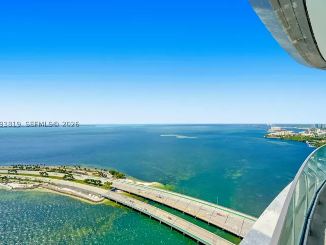 4-bedroom condo for sale in Miami - 175 SE 25th Road 3102 - MondialRealty