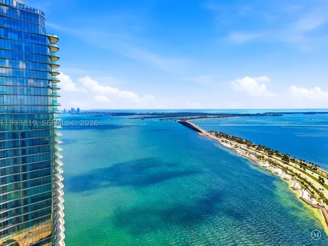 4-bedroom condo for sale in Miami - 175 SE 25th Road 3102 - MondialRealty