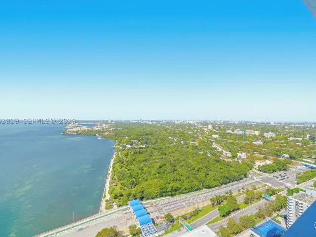 4-bedroom condo for sale in Miami - 175 SE 25th Road 3102 - MondialRealty