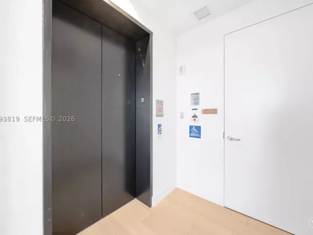 4-bedroom condo for sale in Miami - 175 SE 25th Road 3102 - MondialRealty