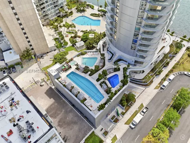 4-bedroom condo for sale in Miami - 175 SE 25th Road 3102 - MondialRealty