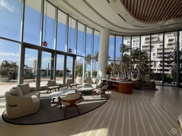 4-bedroom condo for sale in Miami - 175 SE 25th Road 3102 - MondialRealty