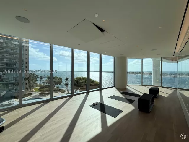 4-bedroom condo for sale in Miami - 175 SE 25th Road 3102 - MondialRealty
