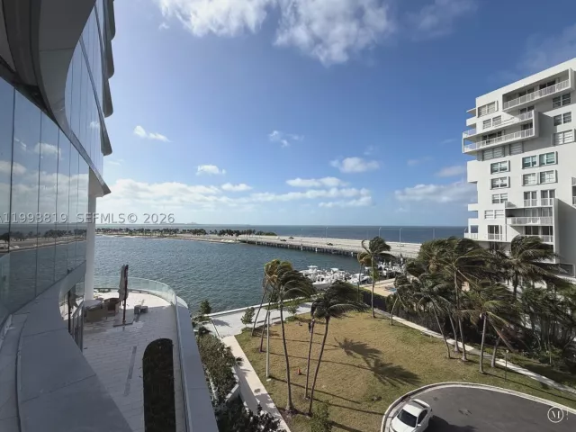 4-bedroom condo for sale in Miami - 175 SE 25th Road 3102 - MondialRealty