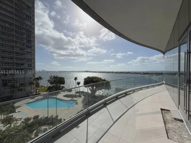 4-bedroom condo for sale in Miami - 175 SE 25th Road 3102 - MondialRealty