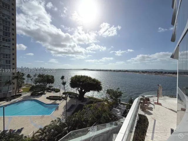 4-bedroom condo for sale in Miami - 175 SE 25th Road 3102 - MondialRealty
