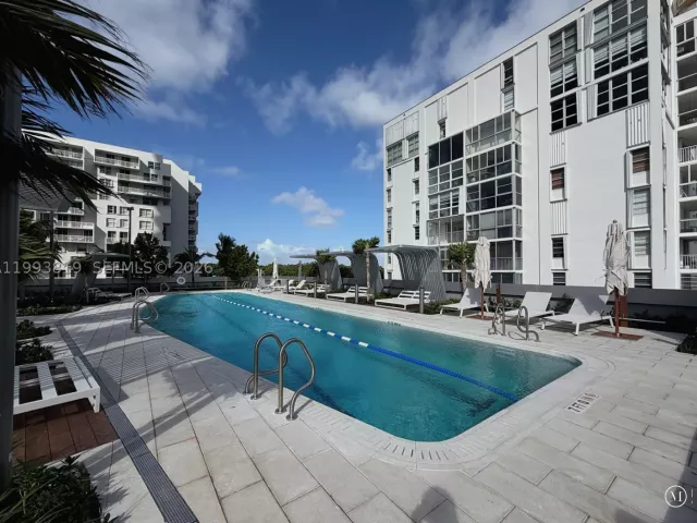 4-bedroom condo for sale in Miami - 175 SE 25th Road 3102 - MondialRealty