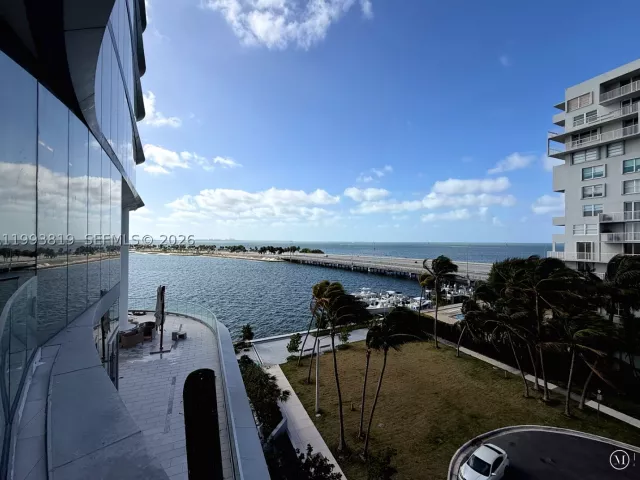 4-bedroom condo for sale in Miami - 175 SE 25th Road 3102 - MondialRealty