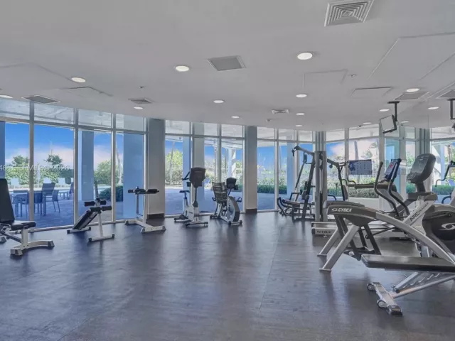 1-bedroom condo for sale in Miami Beach - 6515 Collins Ave 804 - MondialRealty