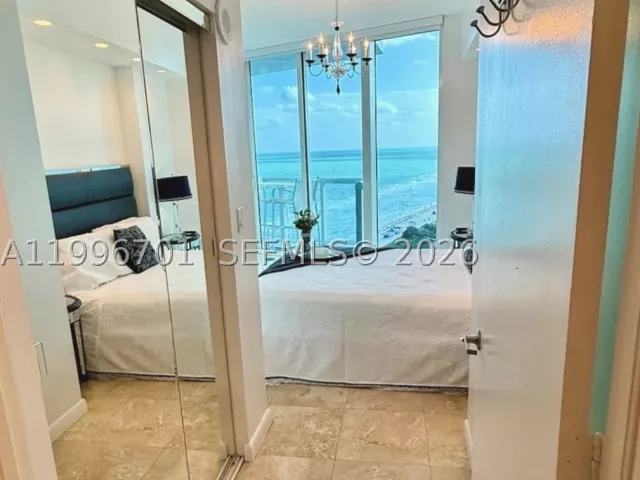 1-bedroom condo for rent in Miami Beach - 6515 Collins Ave 1604 - MondialRealty