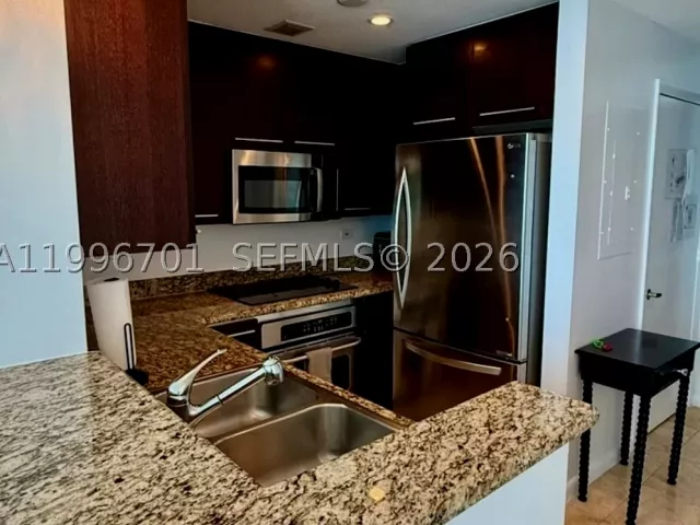 1-bedroom condo for rent in Miami Beach - 6515 Collins Ave 1604 - MondialRealty