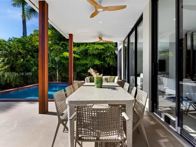 4-bedroom home for sale in Miami Beach - 5701 N Bay Rd - MondialRealty