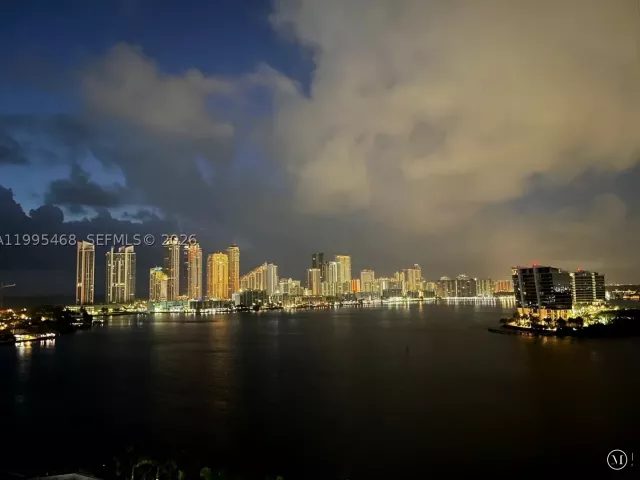 2-bedroom condo for sale in Aventura - 3530 Mystic Pointe Dr 1711 - MondialRealty