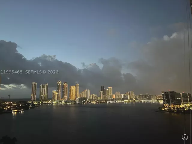 2-bedroom condo for sale in Aventura - 3530 Mystic Pointe Dr 1711 - MondialRealty
