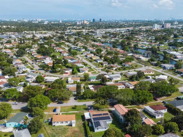 5-bedroom home for sale in Miami - 9000 NW 12th Ave - MondialRealty