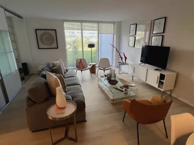 2-bedroom condo for rent in Bal Harbour - 10275 Collins Ave 306 - MondialRealty