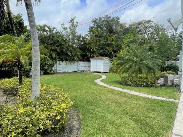 3-bedroom home for rent in Miami - 5116 SW 57th Ave - MondialRealty