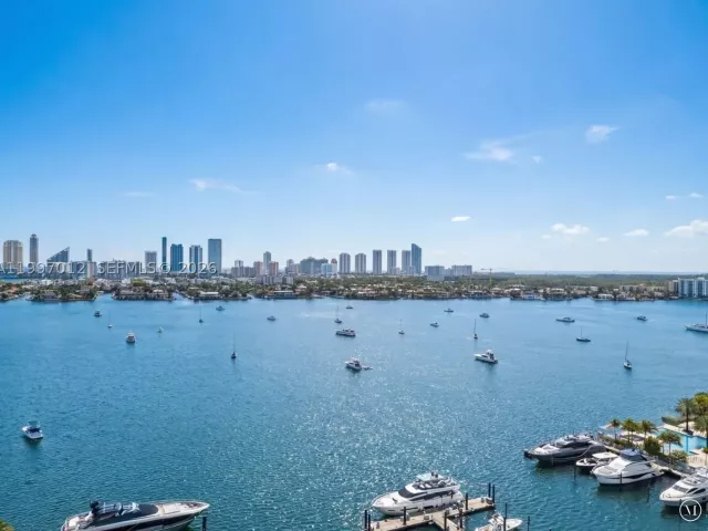 2-bedroom condo for sale in North Miami Beach - 17301 Biscayne Blvd 1401 - MondialRealty