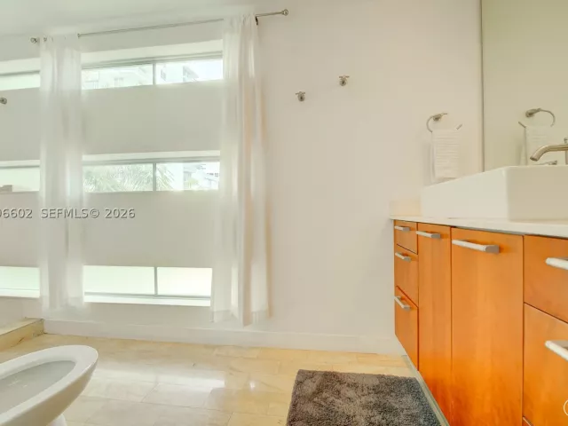 2-bedroom home for rent in Miami Beach - 1577 Bay Rd 201 - MondialRealty