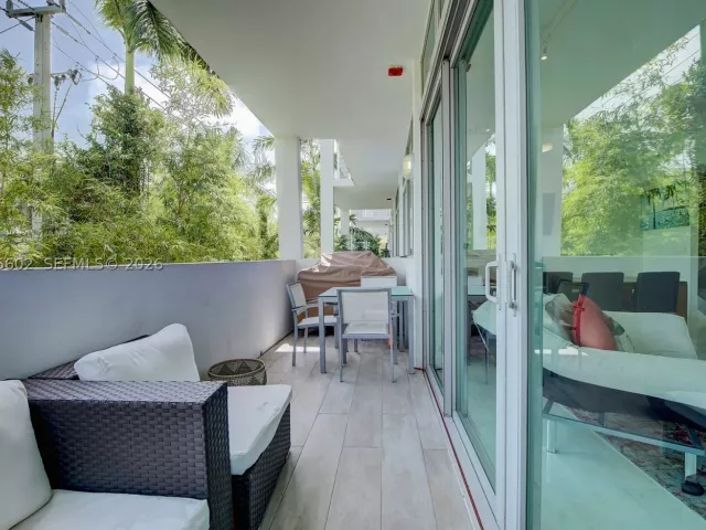 2-bedroom home for rent in Miami Beach - 1577 Bay Rd 201 - MondialRealty