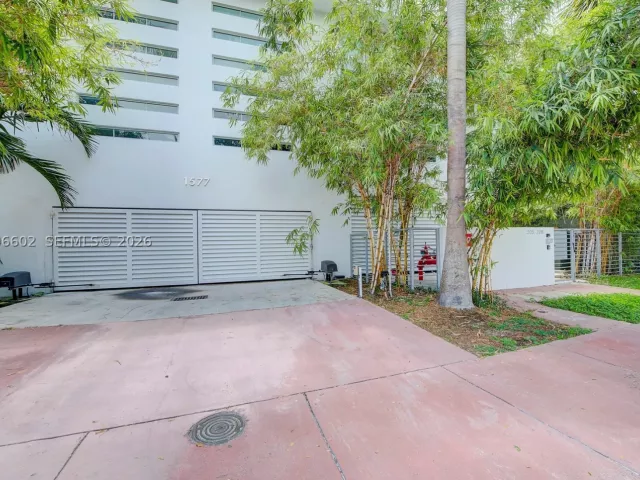 2-bedroom home for rent in Miami Beach - 1577 Bay Rd 201 - MondialRealty