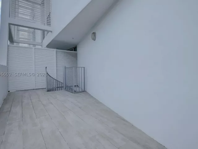2-bedroom home for rent in Miami Beach - 1577 Bay Rd 201 - MondialRealty