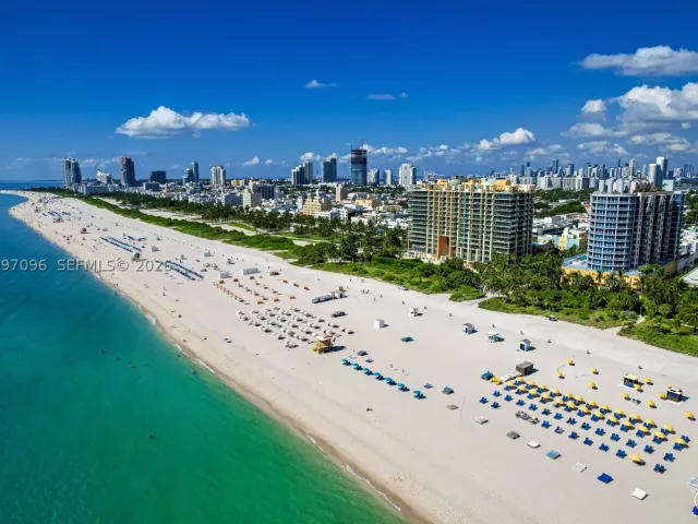 2-bedroom condo for sale in Miami Beach - 1500 Ocean Dr PH-05 - MondialRealty