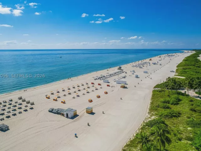 2-bedroom condo for sale in Miami Beach - 1500 Ocean Dr PH-05 - MondialRealty