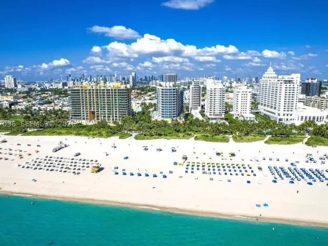 2-bedroom condo for sale in Miami Beach - 1500 Ocean Dr PH-05 - MondialRealty