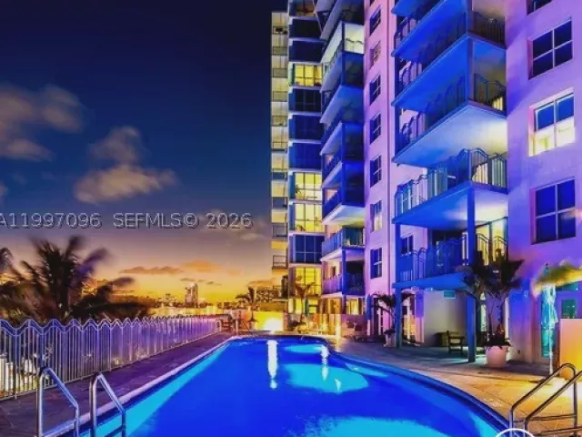 2-bedroom condo for sale in Miami Beach - 1500 Ocean Dr PH-05 - MondialRealty