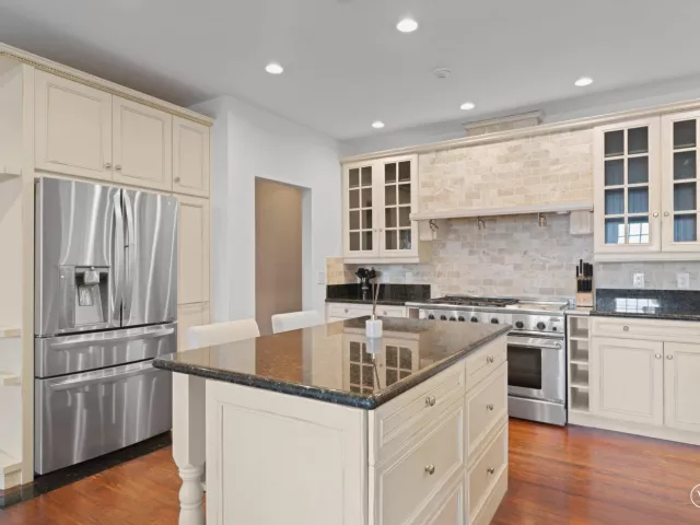 4-bedroom home for rent in West Palm Beach - 3304 N Flagler Drive - MondialRealty