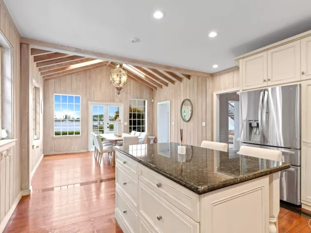 4-bedroom home for rent in West Palm Beach - 3304 N Flagler Drive - MondialRealty