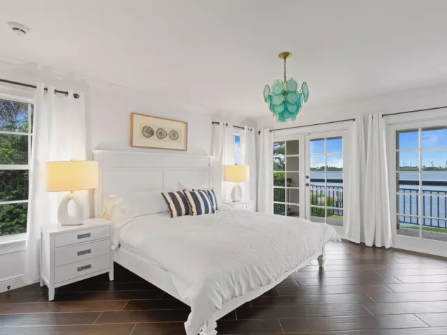 4-bedroom home for rent in West Palm Beach - 3304 N Flagler Drive - MondialRealty