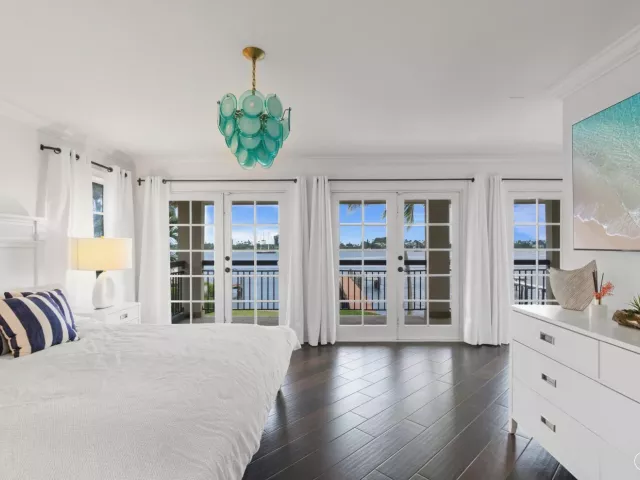 4-bedroom home for rent in West Palm Beach - 3304 N Flagler Drive - MondialRealty