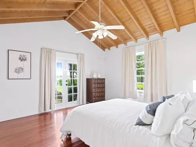 4-bedroom home for rent in West Palm Beach - 3304 N Flagler Drive - MondialRealty