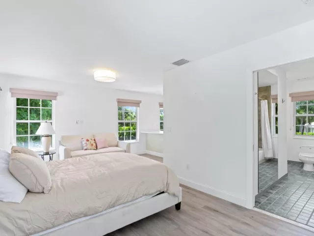 4-bedroom home for rent in West Palm Beach - 3304 N Flagler Drive - MondialRealty