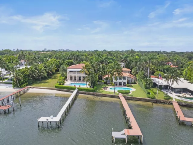 4-bedroom home for rent in West Palm Beach - 3304 N Flagler Drive - MondialRealty