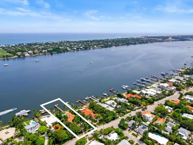 4-bedroom home for rent in West Palm Beach - 3304 N Flagler Drive - MondialRealty
