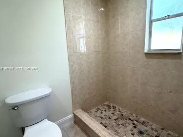 3-bedroom home for rent in Hollywood - 2711 Dewey St 2711 - MondialRealty