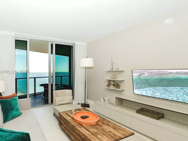 2-bedroom condo for sale in Hollywood - 4111 S Ocean Dr 3008 - MondialRealty