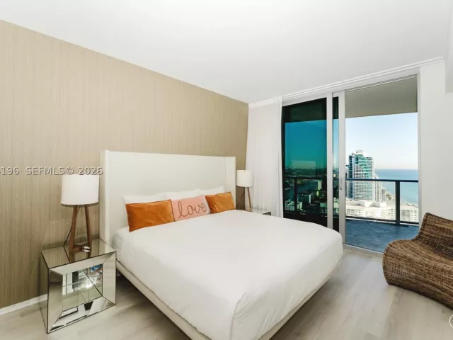 2-bedroom condo for sale in Hollywood - 4111 S Ocean Dr 3008 - MondialRealty