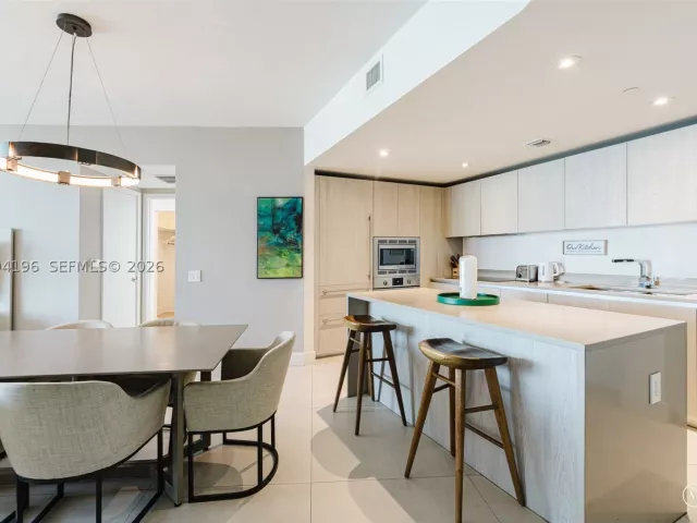 2-bedroom condo for sale in Hollywood - 4111 S Ocean Dr 3008 - MondialRealty