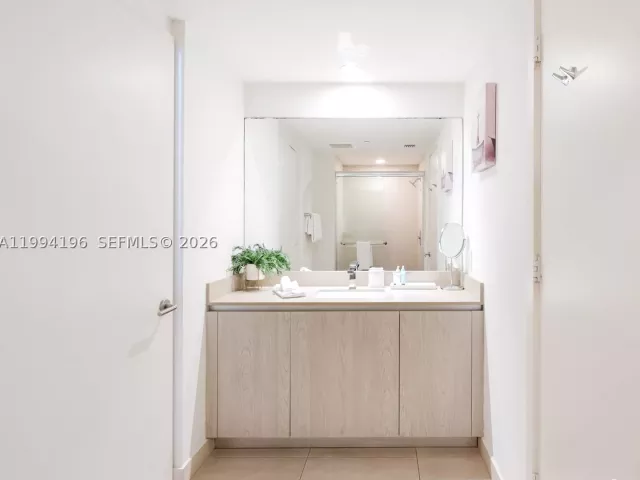 2-bedroom condo for sale in Hollywood - 4111 S Ocean Dr 3008 - MondialRealty