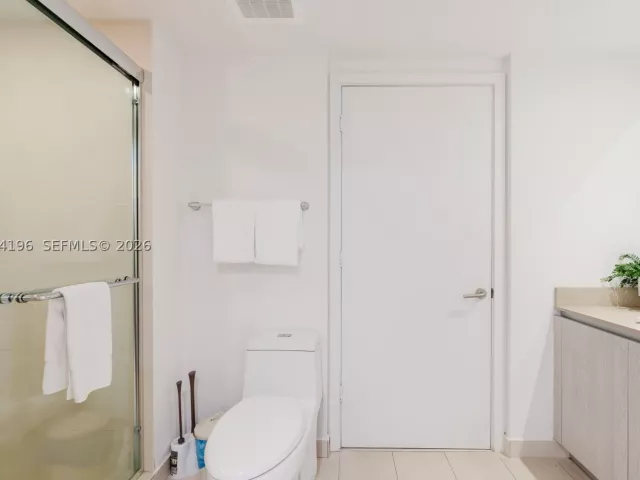 2-bedroom condo for sale in Hollywood - 4111 S Ocean Dr 3008 - MondialRealty