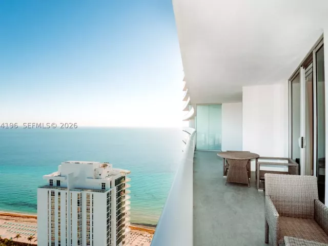 2-bedroom condo for sale in Hollywood - 4111 S Ocean Dr 3008 - MondialRealty