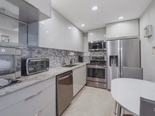 1-bedroom condo for rent in Hallandale Beach - 1950 S Ocean Dr 20D - MondialRealty