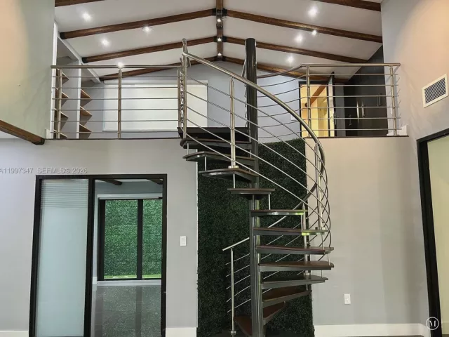 3-bedroom home for rent in Doral - 9331 NW 48th Doral Ter 0 - MondialRealty